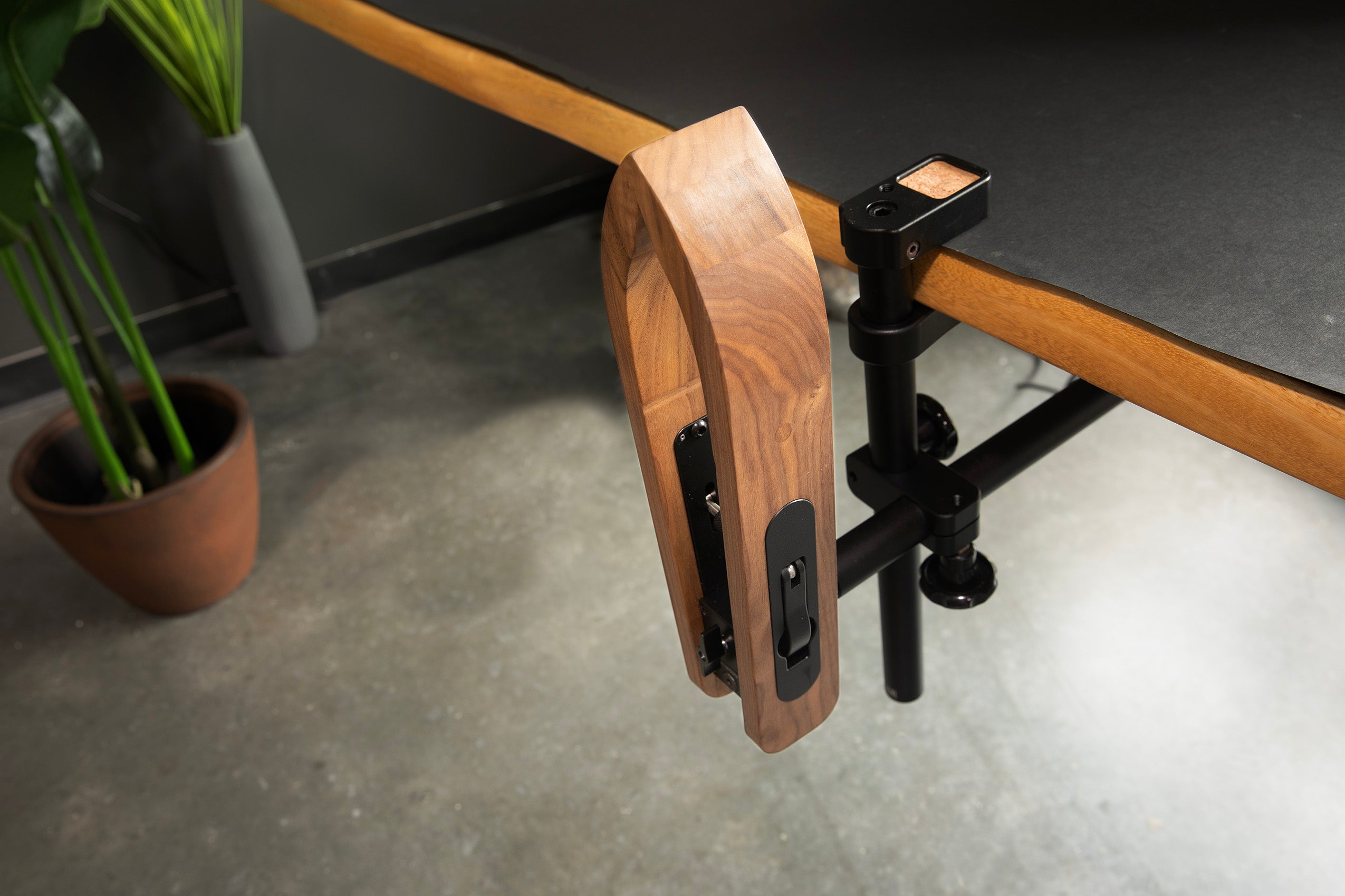 Maxita - Axis Pro - Fully Adjustable Stitching Clamp (Table Mount)